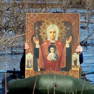 Православные липчане протестовали против производства презервативов (ВИДЕО)
