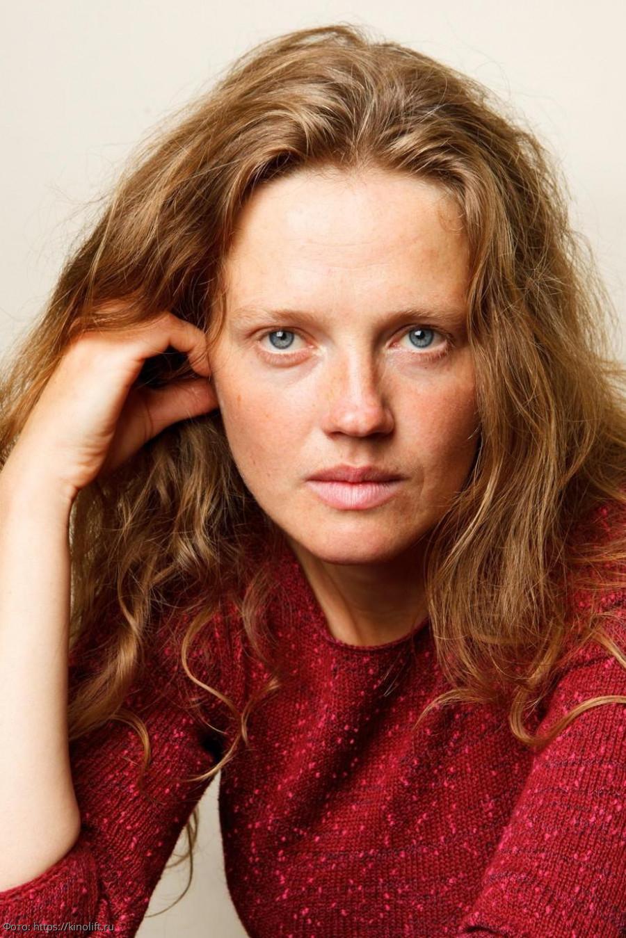 Қоғамдық орындарда секс-порно оргазмға мәжбүр болды